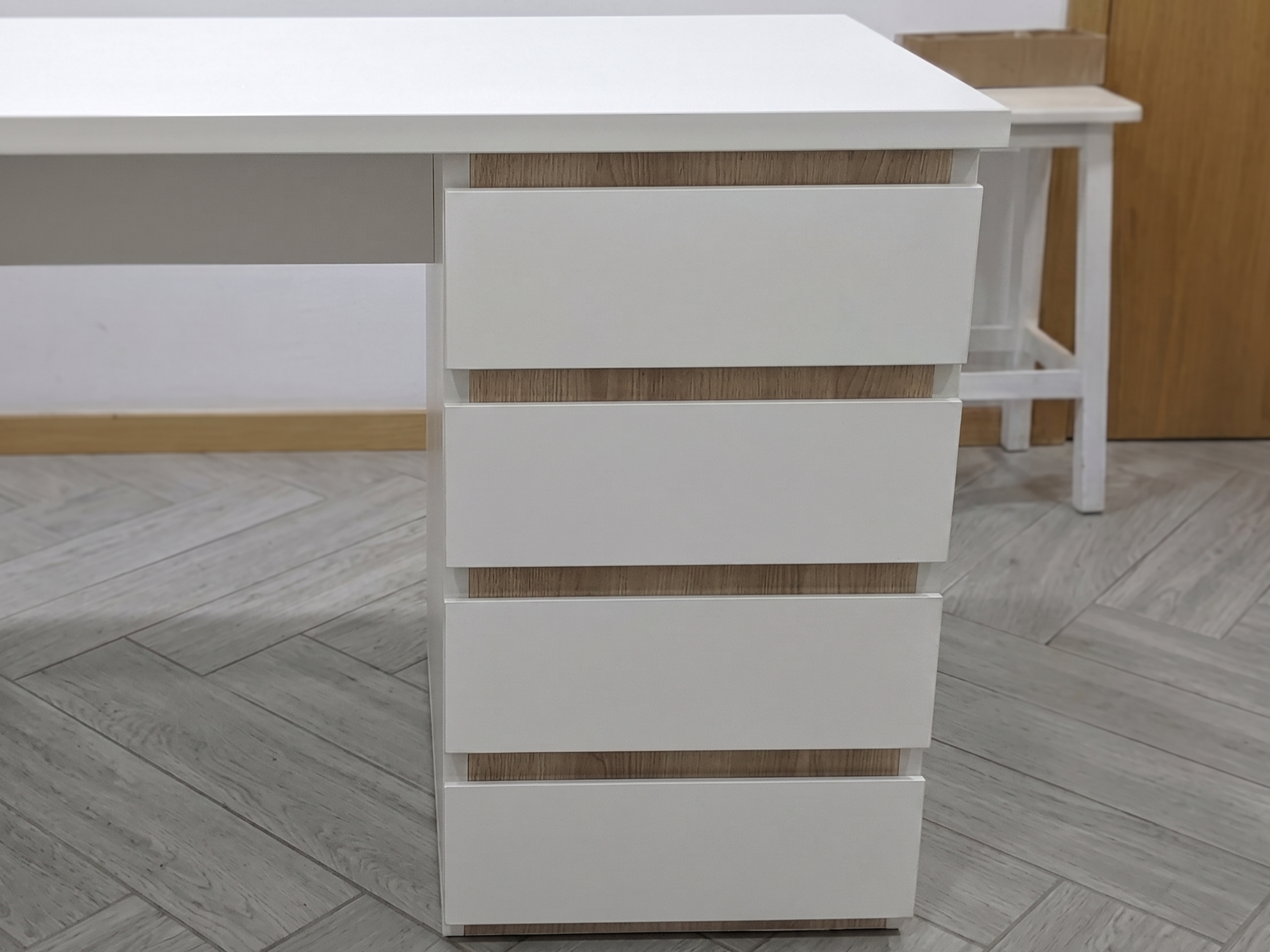 Móvel de sala branco, gavetas