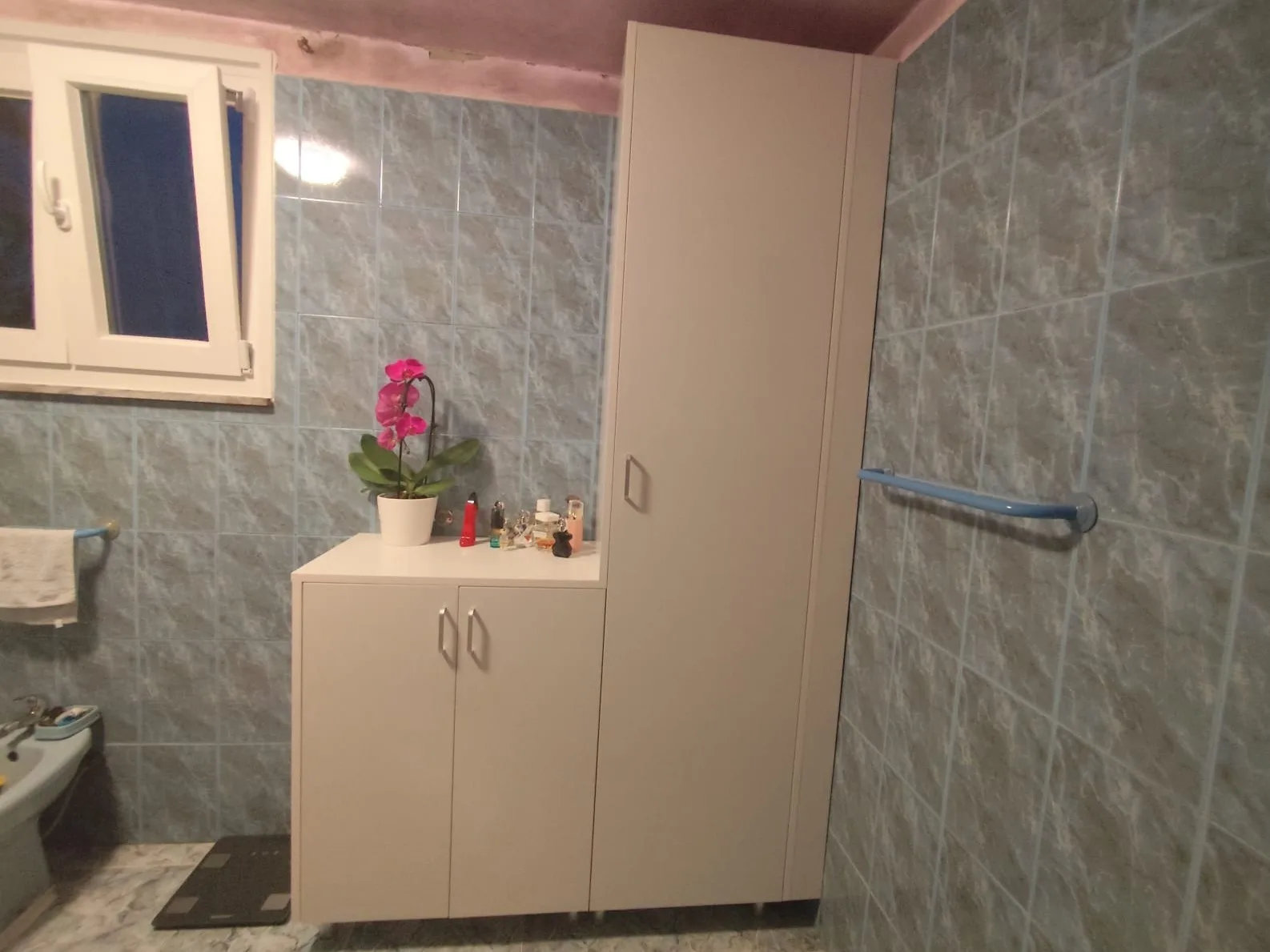 Móvel para casa de banho, vista frontal